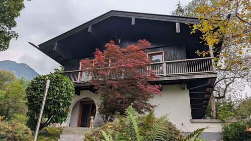 Hausansicht - Künstler-Chalet in ruhiger Hanglage mit Restbaupotenzial