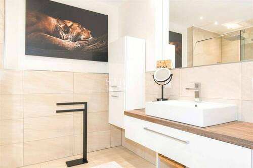 Badezimmmer - (KI generiert) - Etagenwohnung mit 56,00 m&sup2; in München zur Miete