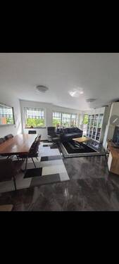 Bild 1 - Kernsanierte 3 Zimmer Wohnung mit Balkon und Aufzug