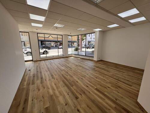 Ausstellungsfläche - 