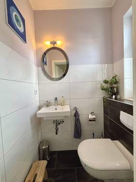 Kleines Gäste-WC mit Tageslicht - 