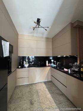 B5 - 7 Zimmer Doppelhaushälfte in Frankfurt am Main