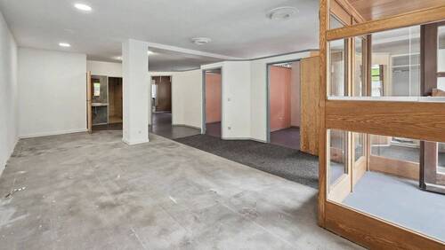Vorraum mit Zugang zu abgetrennten Bereichen - Büro in Waldkirchen