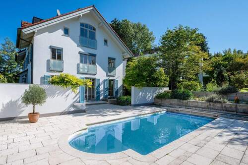 Außenansicht - AIGNER - Großzügiges Einfamilienhaus mit Einliegerwohnung in zentraler, ruhiger Lage von Seefeld