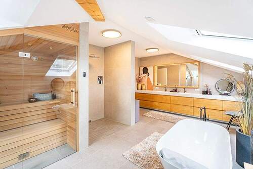 Badezimmer mit Sauna - 