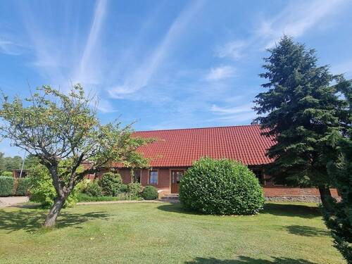 Ansicht vom Vorgarten - 