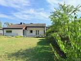 Blick vom Garten - Bungalow am Waldrand mit Gestaltungspotential