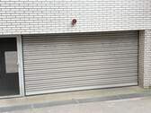 Tor zur Tiefgarage - Etagenwohnung mit 101,20 m² in Krefeld zum Kaufen