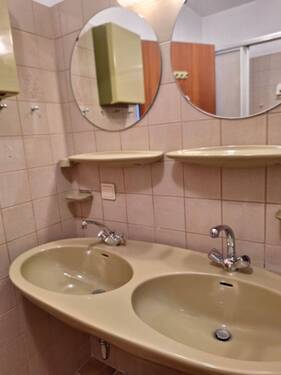 Badezimmer.jpg - Etagenwohnung mit 76,20 m&sup2; in Bad Pyrmont zum Kaufen