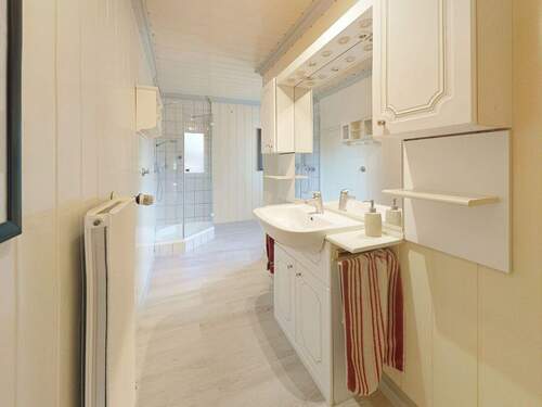 Badezimmer EG Ansicht I - 