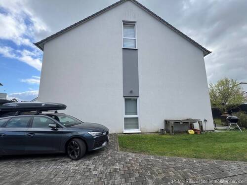 Rosbach Parkplatz. - 5 Zimmer Doppelhaushälfte in Rosbach vor der Höhe