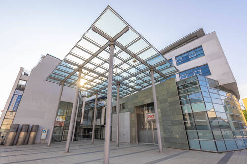 0002_Merseburg_Ansichten_vom_Gebäude_und_Umgebung - 