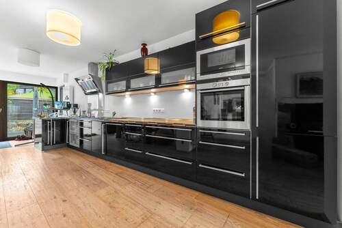 Einbauküche - 4 Zimmer Etagenwohnung zum Kaufen in Bergisch Gladbach