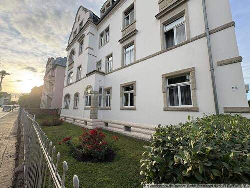 Seitenansicht - Schöne 3-Raum Wohnung mit Bdewanne in Löäbtau !!! - 