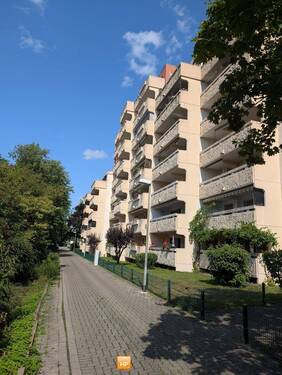 Gebäudefront.jpg - 3,5 ZKBB Etagenwohnung im 6. OG , Ludwigshafen-Friesenheim