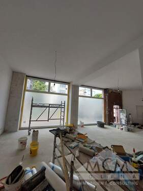 Schaufenster - 3 Zimmer Gewerbeobjekt (Büro, Produktion, Verkauf) zur Miete in Frankfurt am Main