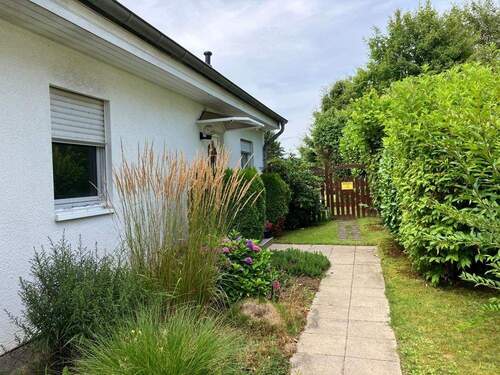 Zugang Hauptwohnung - 4 Zimmer Einfamilienhaus zum Kaufen in Forstmehren