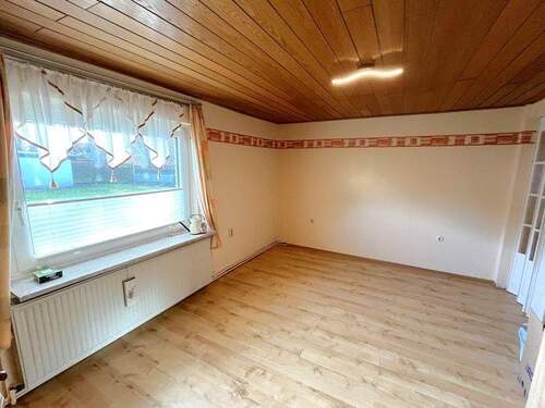 Esszimmer neben dem Wohnzimmer - 