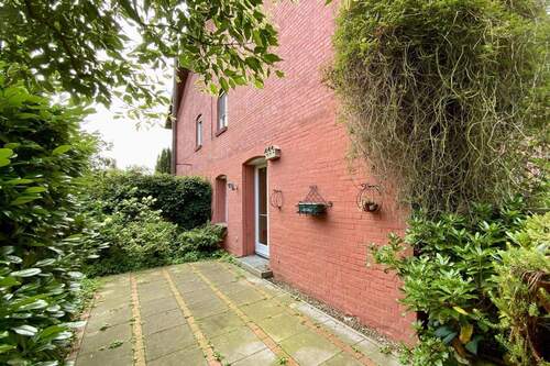 Seitenansicht - 4 Zimmer Reihenendhaus in Lübeck