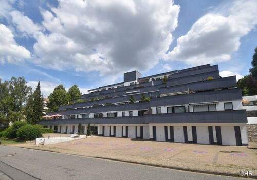 Vorderansicht - Gemütliche 3 Zimmereigentumswohnung mit ca 20 m² Balkon im beliebten Terrassenhaus