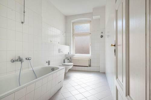 Badezimmer - Etagenwohnung mit 95,00 m&sup2; in Berlin zum Kaufen