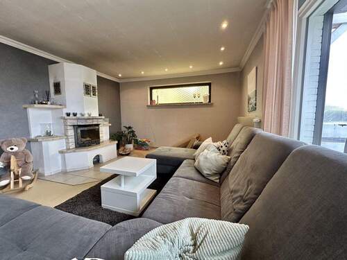 Blick ins Wohnzimmer - 