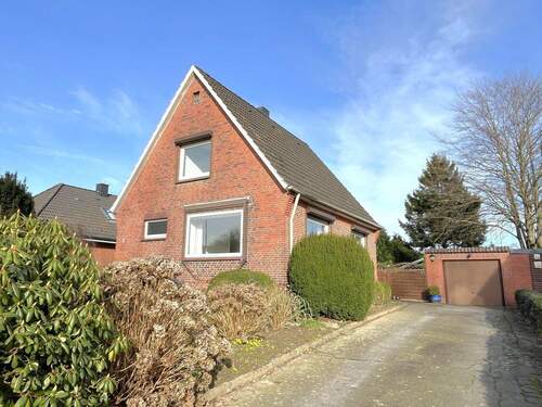 Straßenansicht I - Attraktives Angebot: Ihr neues Zuhause mit Potenzial - gepflegt und teilmodernisiert