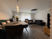 Wohnzimmer mit Balkonausrichtung - 3 Zimmer Etagenwohnung zum Kaufen in Ebersbach an der Fils