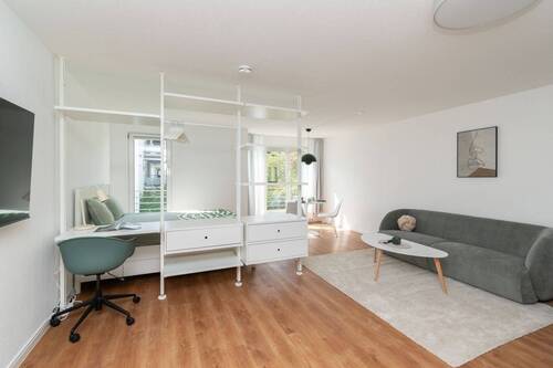 Wohnen/ Schlafen - AB SOFORT BEZUGSFREI! Möbliertes Appartment mit Tageslichtbad & Stellplatz frisch renoviert