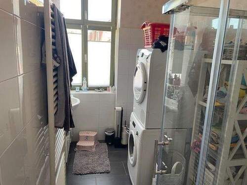 Duschbad Wohnung im OG - 
