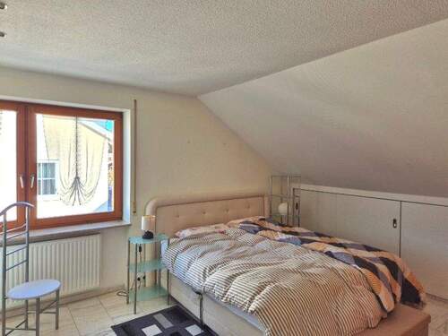 Schlafzimmer 1 OG.jpg - 