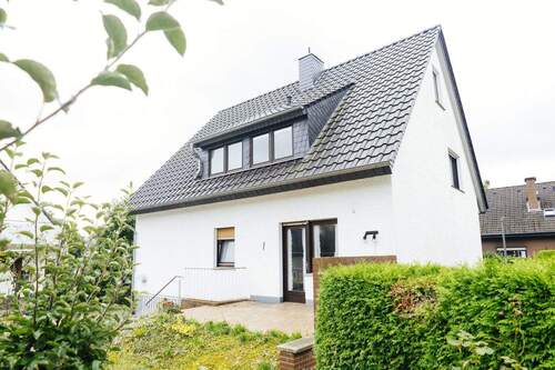 Haus Rückseite - 6 Zimmer Mehrfamilienhaus, Wohnhaus zum Kaufen in Osnabrück