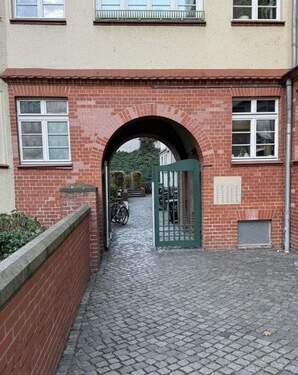 Eingang zum Ensemble - 2 Zimmer Etagenwohnung in Dresden