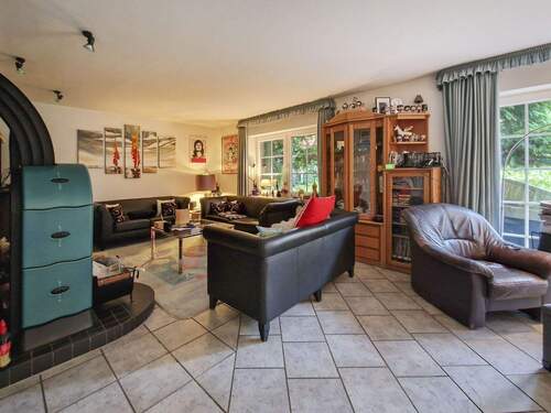 Wohnzimmer im EG - 5 Zimmer Einfamilienhaus in Breitenberg