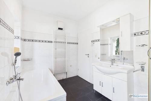 Badezimmer Erdgeschoss - 