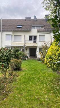 Hausansicht Garten
- Großzügiges Familienhaus in Essen-Borbeck