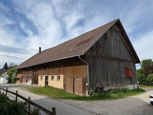 Gebäudeansicht - 9 Zimmer Bauernhaus, Landhaus zum Kaufen in Isny im Allgäu