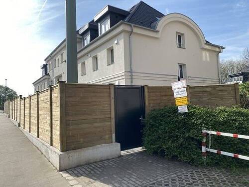 Seiteneingang - Etagenwohnung mit 74,60 m² in Duisburg zum Kaufen