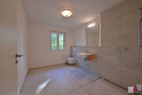 Badezimmer - Etagenwohnung mit 89,00 m² in Weil am Rhein zum Kaufen
