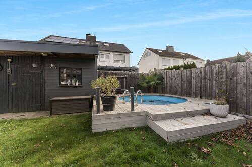 Garten mit Pool - 6 Zimmer Reihenendhaus zum Kaufen in Lohmar
