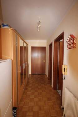 Flur - Nahe Uniklinik!!!!! 3,5 Zi-Maisonettewohnung über den Dächern Versbachs