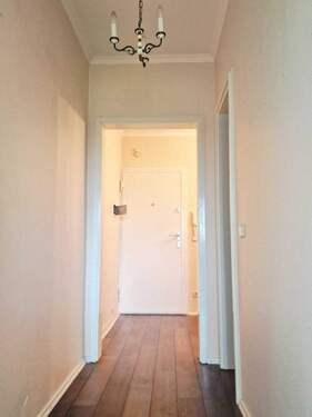 Flur - 4 Zimmer Etagenwohnung in Oststeinbek