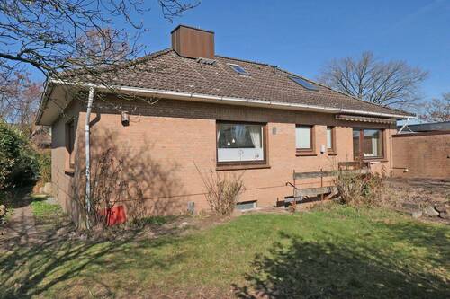 Rückseite mit Garten - 