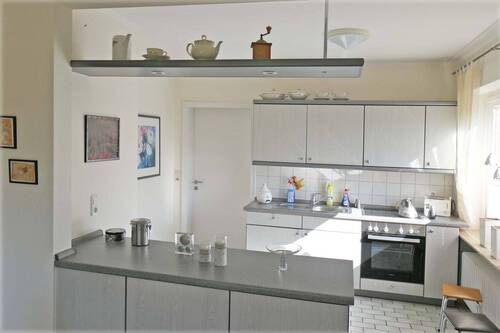 Küche mit Küchentresen - 