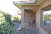 Hauseingang mit Terrasse - 