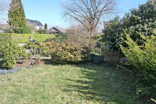 Garten an der Vorderseite - 