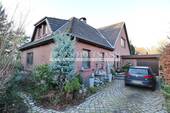 Seitl. Fontansicht - 6 Zimmer Einfamilienhaus in Kaltenkirchen