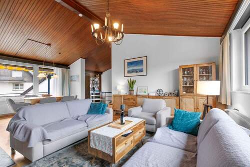 Wohnzimmer - 6 Zimmer Reihenendhaus in Gummersbach