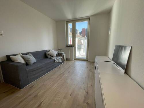 Zimmer 1 - Lichtdurchflutete 2-Zimmer-Wohnung mit Balkon & Einbauküche in Aachener Top-Lage