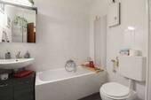 Badezimmer - Etagenwohnung mit 52,20 m&sup2; in Essen zum Kaufen